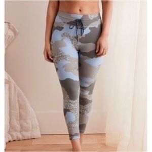 Aerie Gray & Blue Camo Print Mid-rise Drawstring 7/8 Leggings Medium Women’s